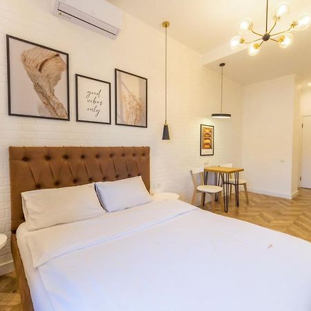 Self Check-In Apartments キエフ エクステリア 写真