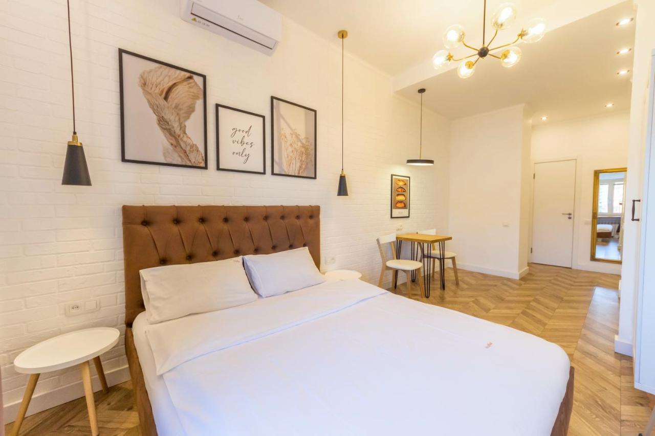 Self Check-In Apartments キエフ エクステリア 写真