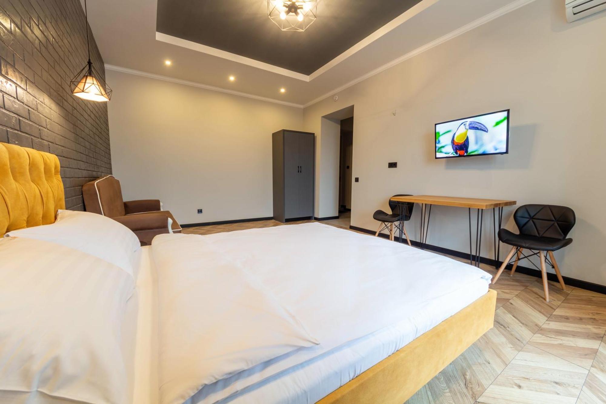 Self Check-In Apartments キエフ エクステリア 写真
